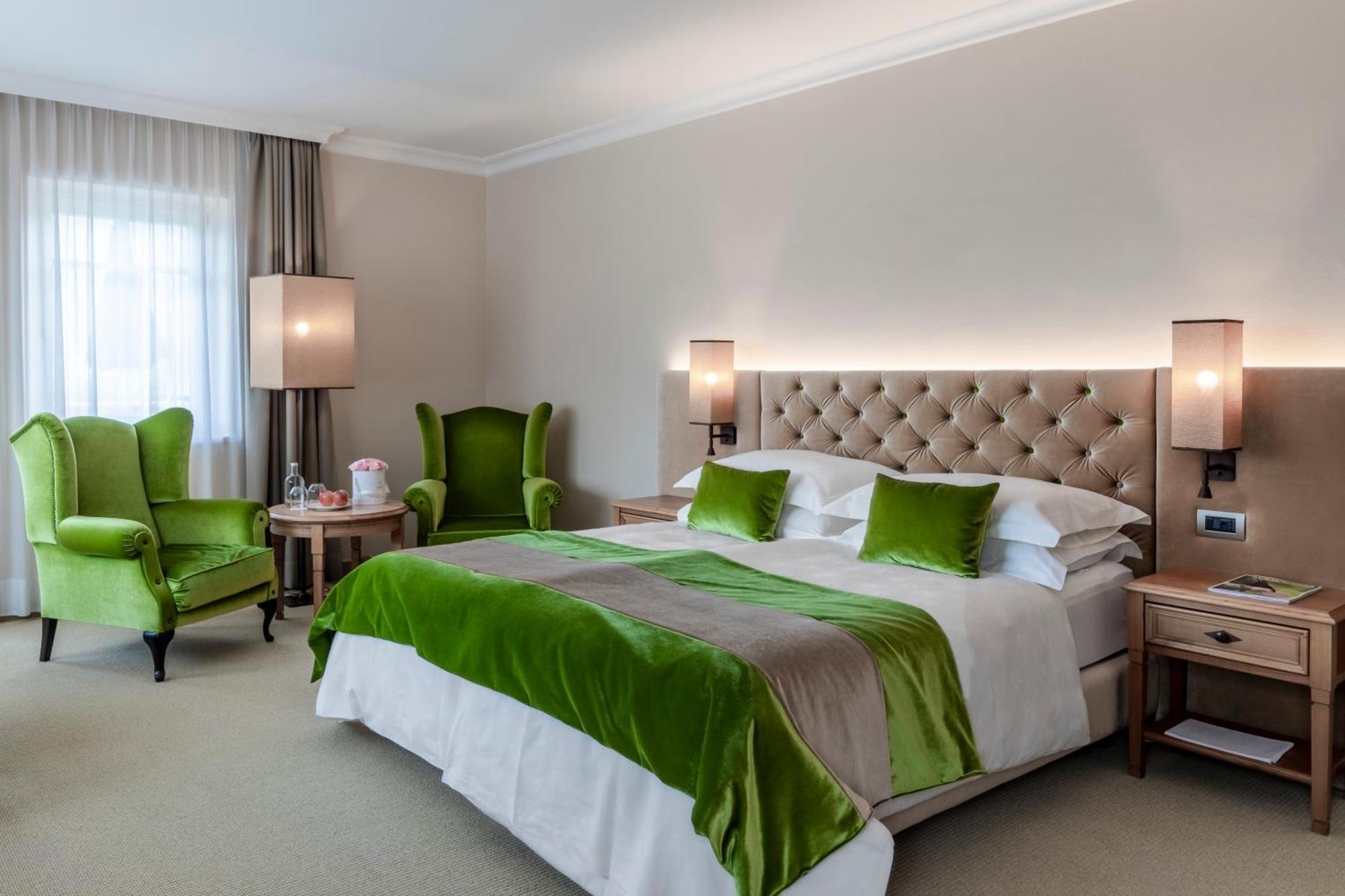 Hotel Pienzenau Am Schlosspark Merano Exteriör bild