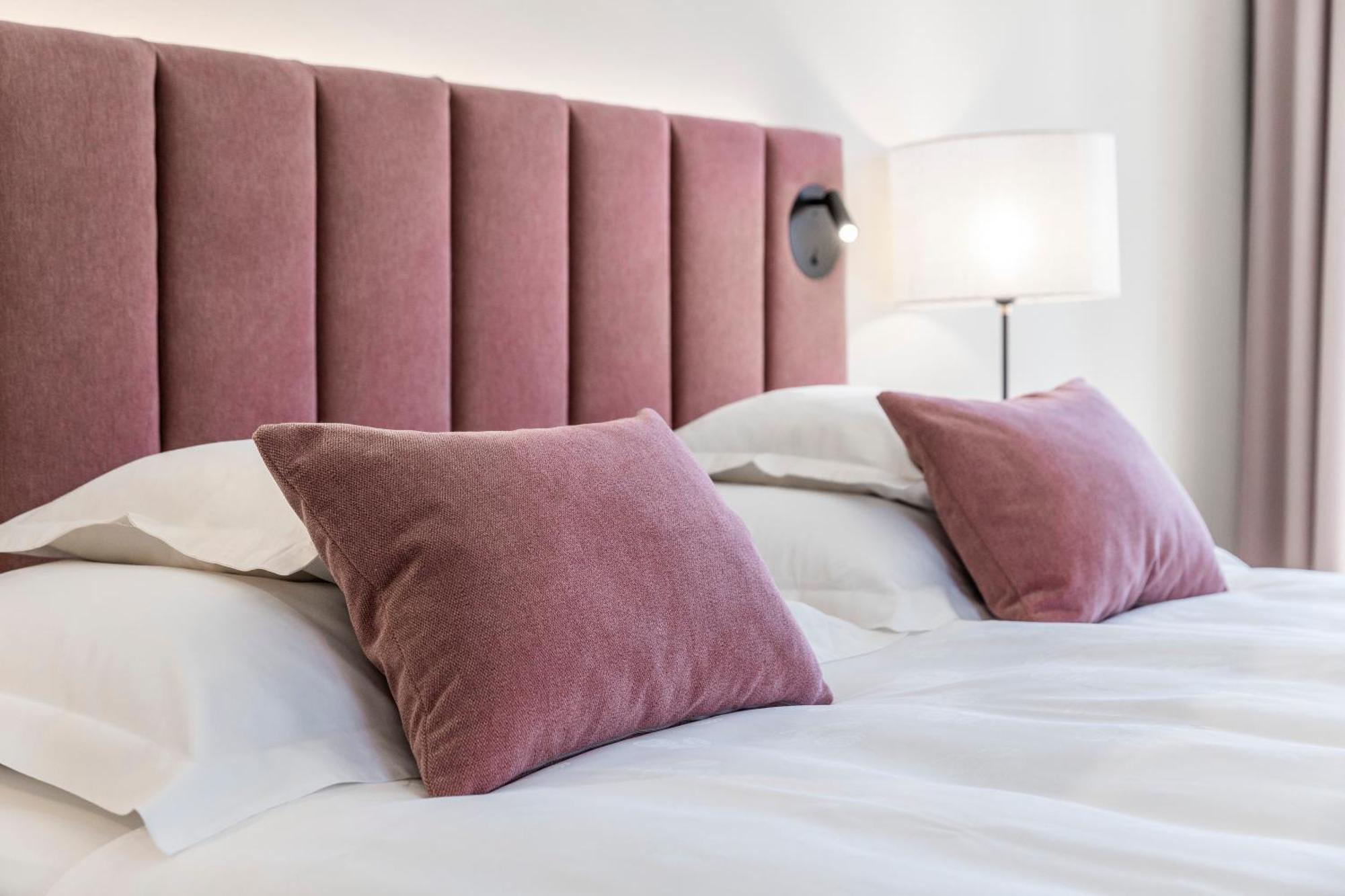 Hotel Pienzenau Am Schlosspark Merano Rum bild