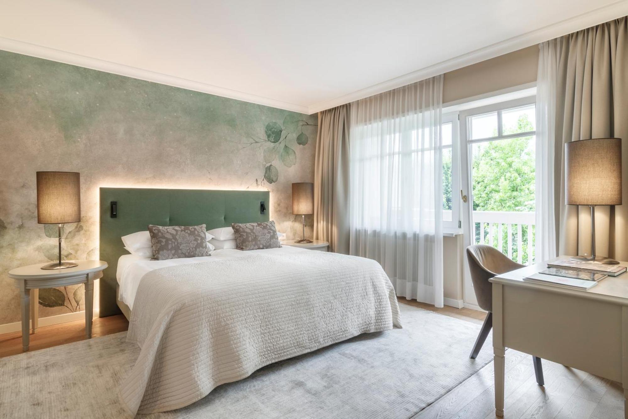 Hotel Pienzenau Am Schlosspark Merano Exteriör bild