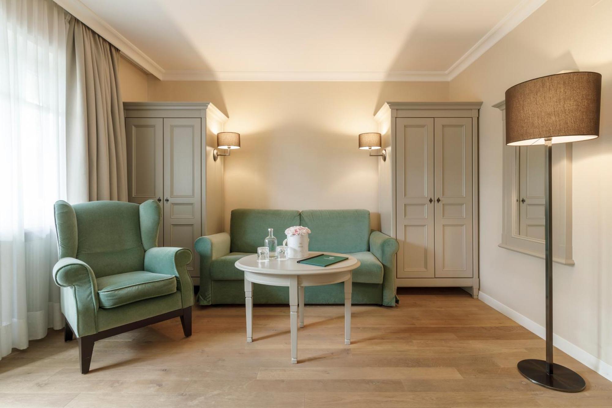 Hotel Pienzenau Am Schlosspark Merano Exteriör bild