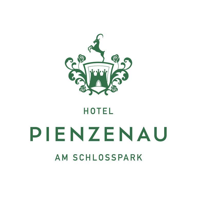 Hotel Pienzenau Am Schlosspark Merano Exteriör bild