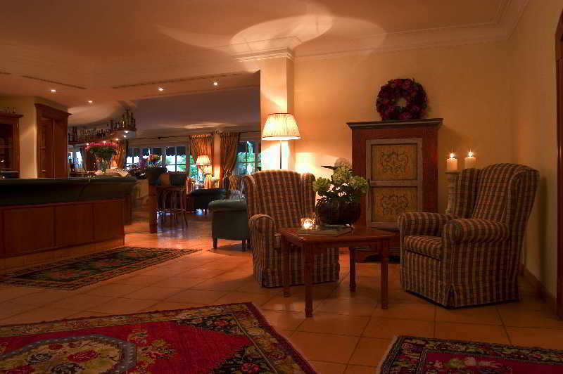 Hotel Pienzenau Am Schlosspark Merano Exteriör bild