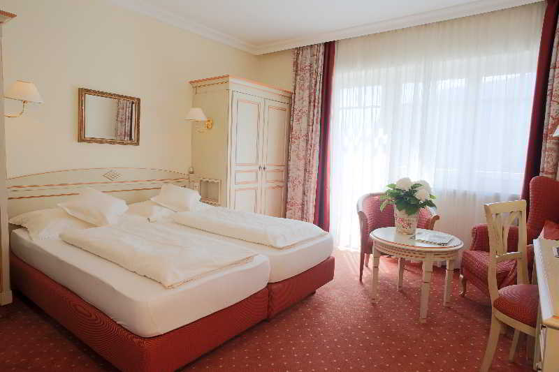 Hotel Pienzenau Am Schlosspark Merano Exteriör bild