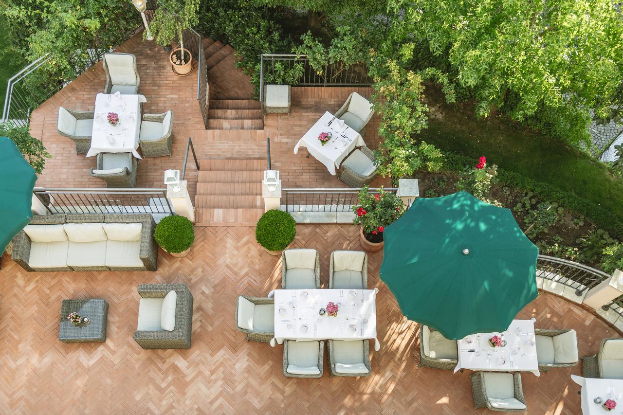 Hotel Pienzenau Am Schlosspark Merano Exteriör bild