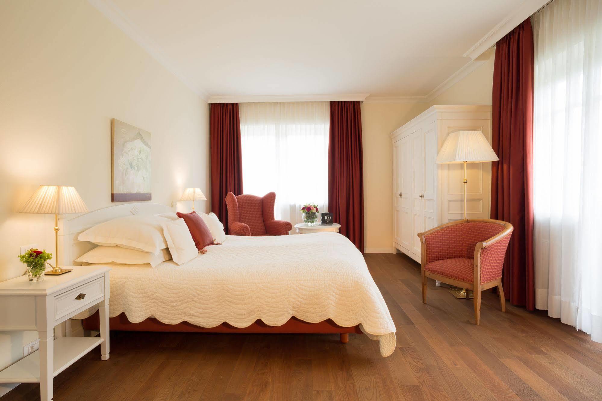 Hotel Pienzenau Am Schlosspark Merano Exteriör bild