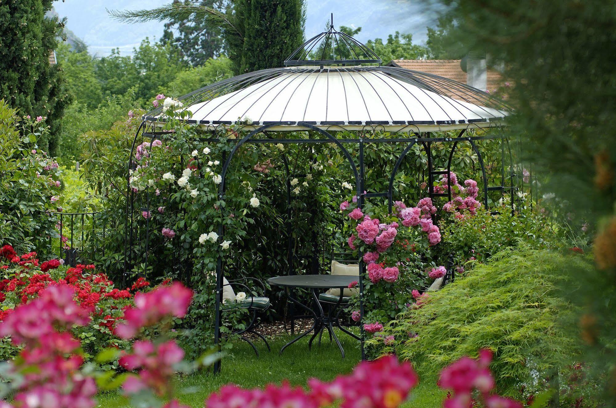 Hotel Pienzenau Am Schlosspark Merano Exteriör bild